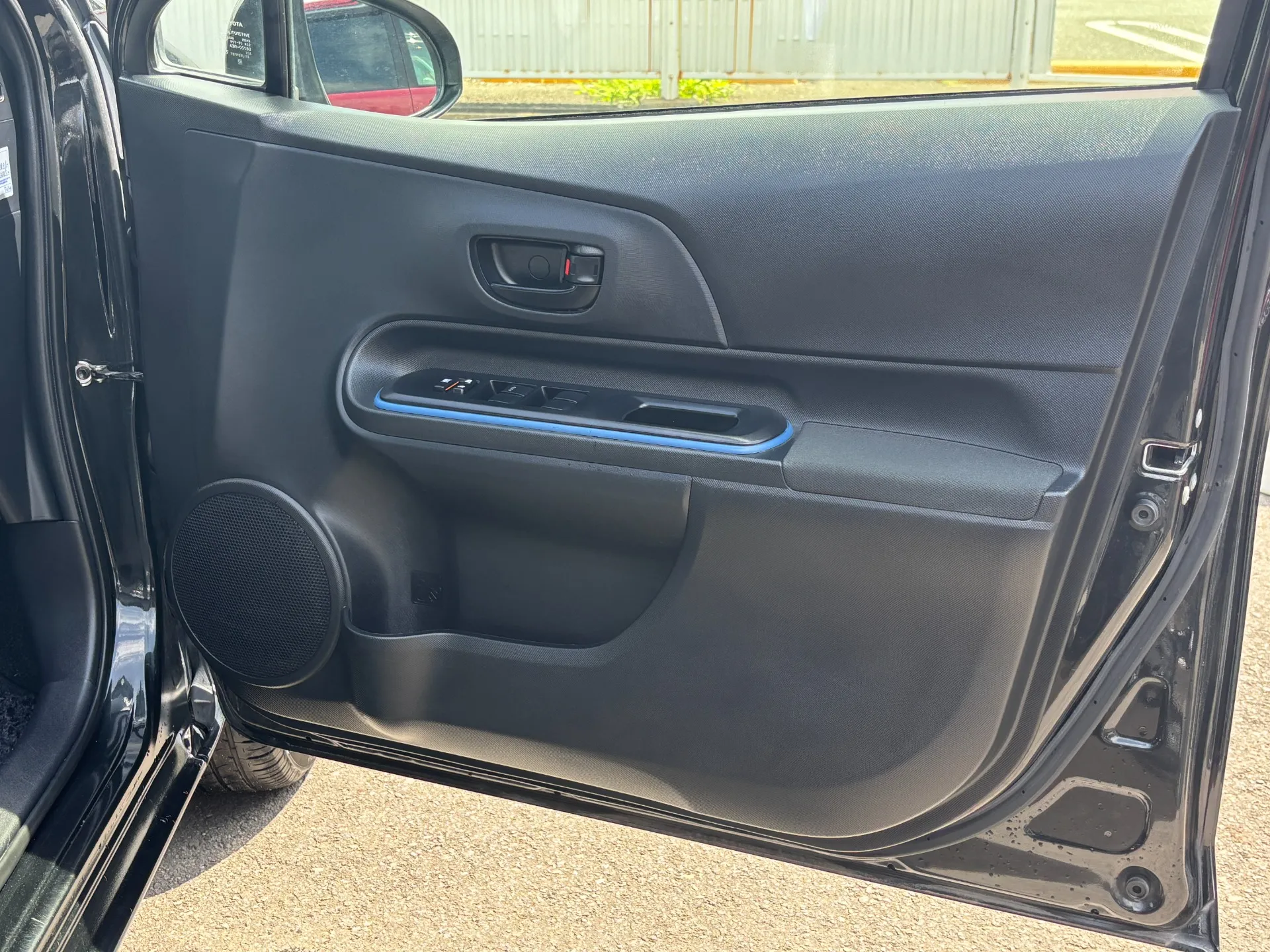 展示在庫は全車両、ルークリ洗剤やアルカリ電解水にて除菌、消毒済みになります。店頭にお越しの際はご安心して車内もご覧ください！