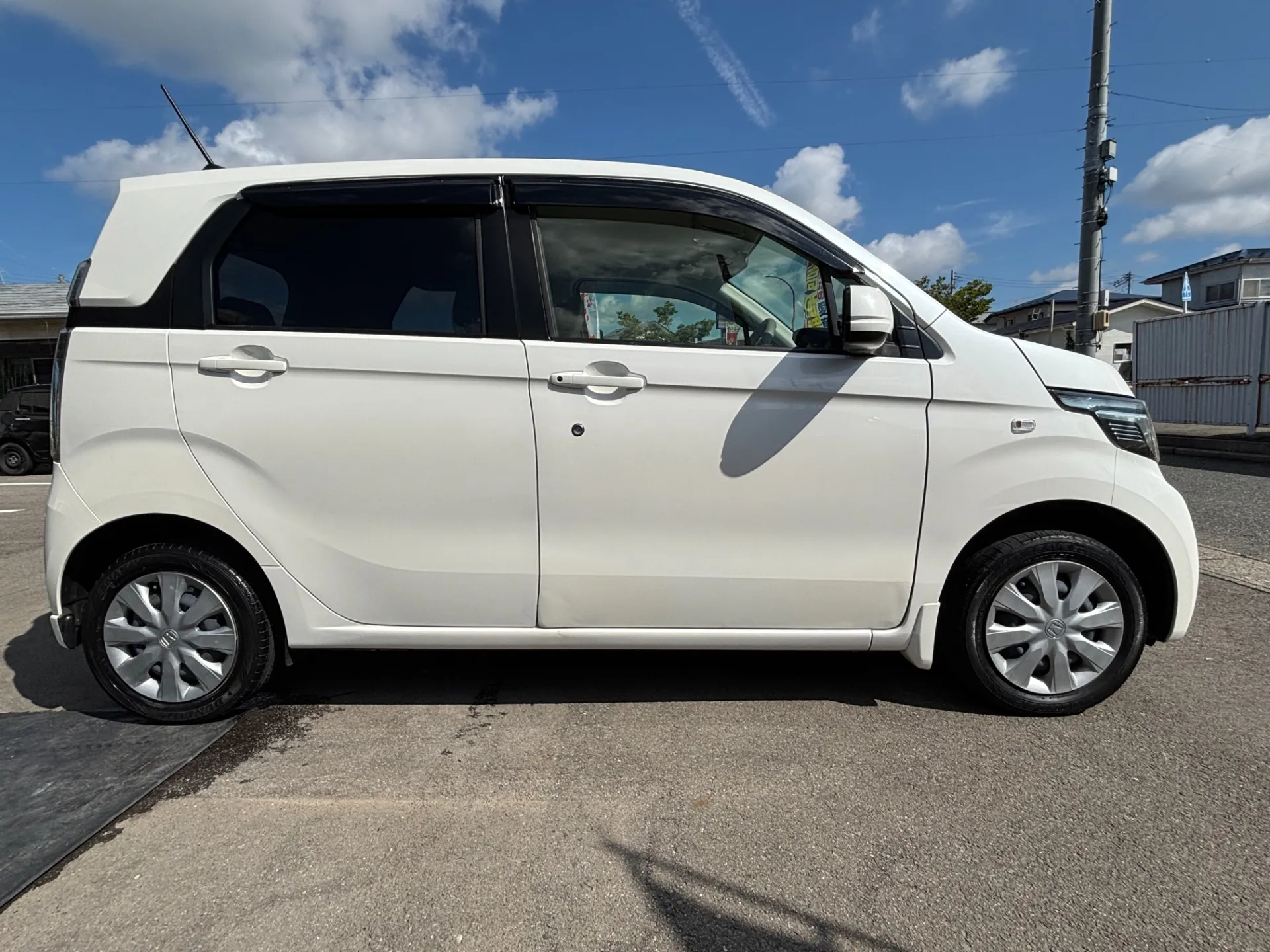 ナビゲーションやETC、バックモニター、ドライブレコーダー等、オプションの追加見積や持込品のお取付等承っております。お気軽にご相談ください!