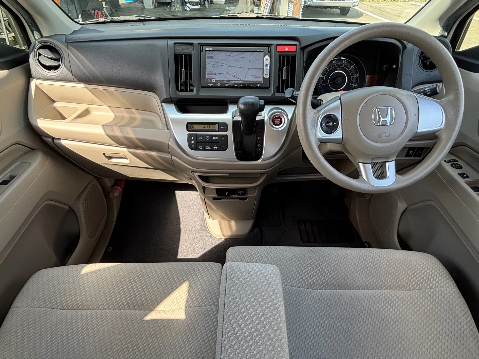 Instagramでは展示前の車両の仕上げの様子や新着在庫のご案内もしております。是非ともフォローお願いします!