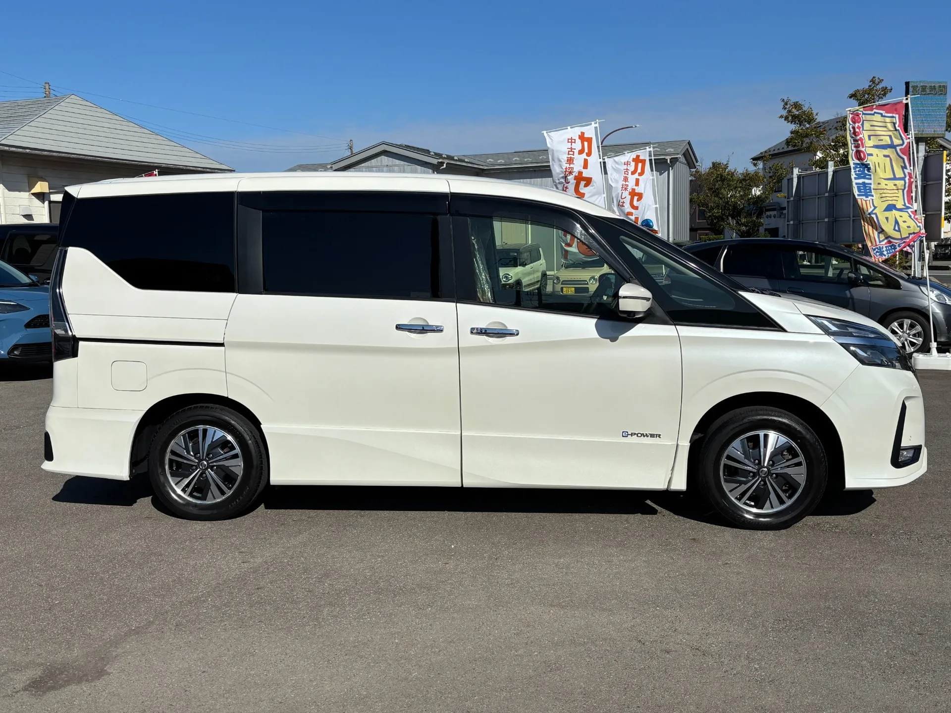 ナビゲーションやＥＴＣ、バックモニター、ドライブレコーダー等、オプションの追加見積や持込品のお取付等承っております。お気軽にご相談ください！