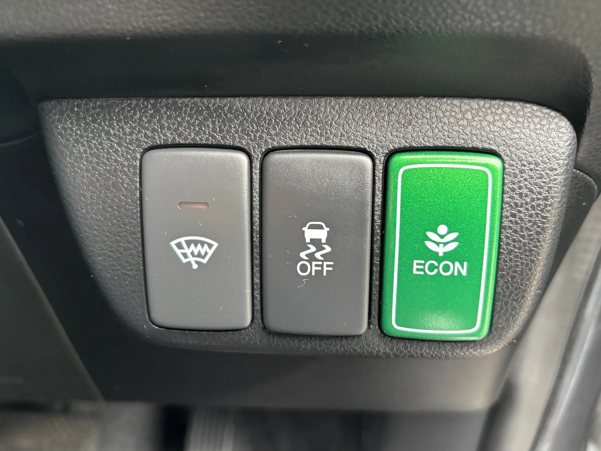 ☆横滑り防止装置　☆フロント熱線入りガラス