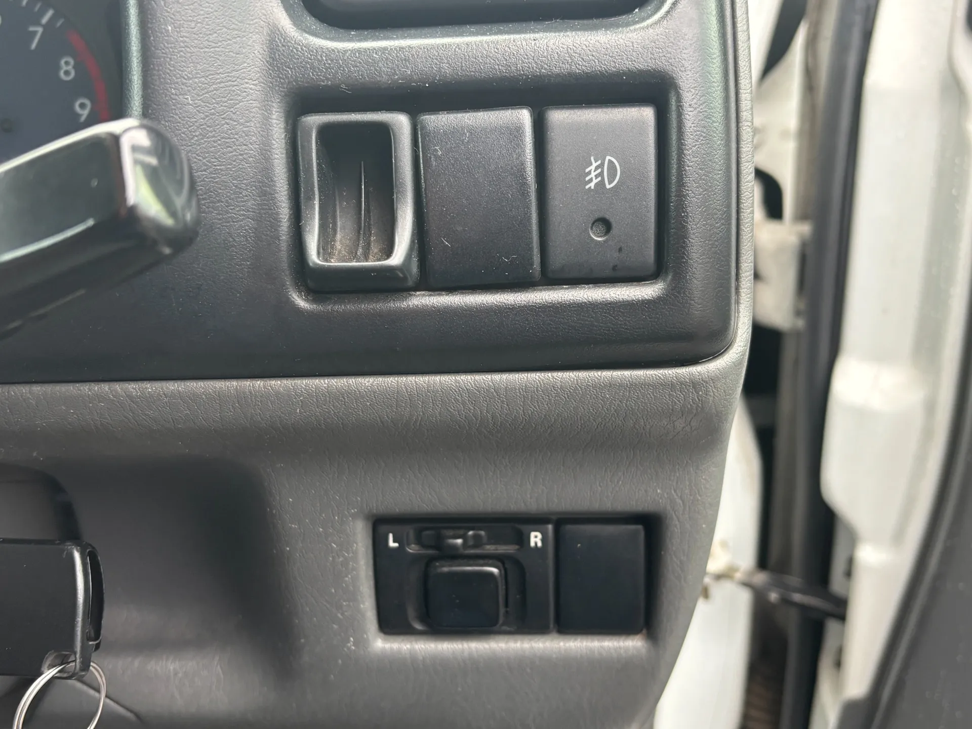 ☆フロントフォグランプ　☆電動調整ミラー