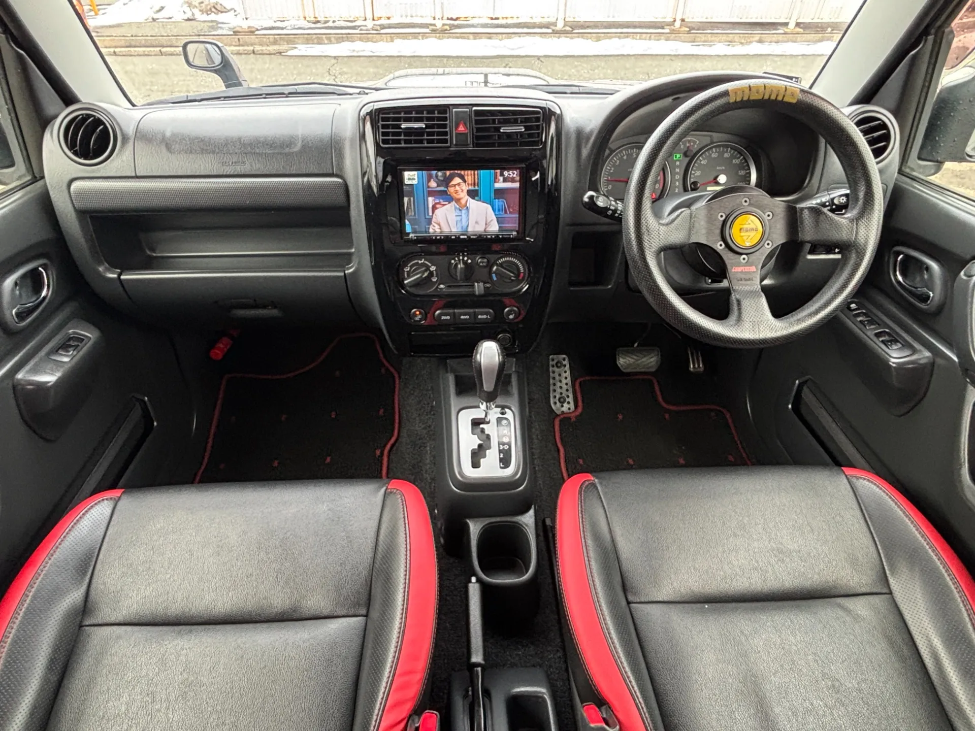 Instagramでは展示前の車両の仕上げの様子や新着在庫のご案内もしております。是非ともフォローお願いします!