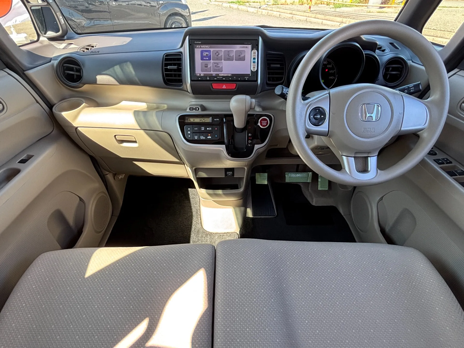 Instagramでは展示前の車両の仕上げの様子や新着在庫のご案内もしております。是非ともフォローお願いします!
