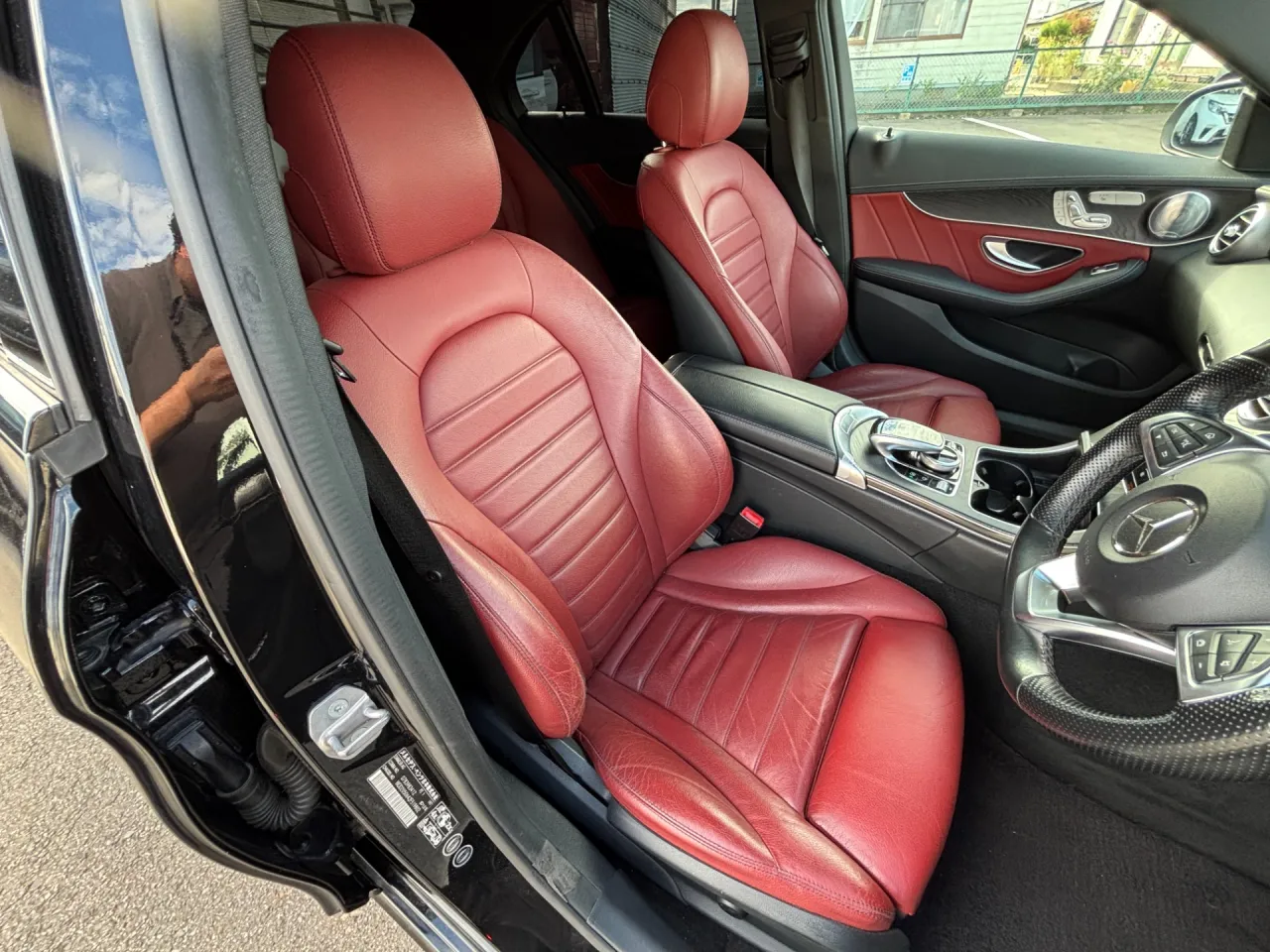 店舗ホームページにはお車の詳細の他、ＩｎｓｔａｇｒａｍやＬＩＮＥ公式アカウントを掲載しております。是非ともチェックしてみてください！